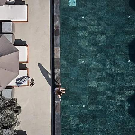 Istoria, A Member Of Design Perivolos (Santorini)