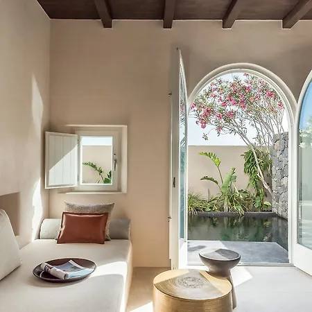 Istoria, A Member Of Design Perivolos (Santorini)